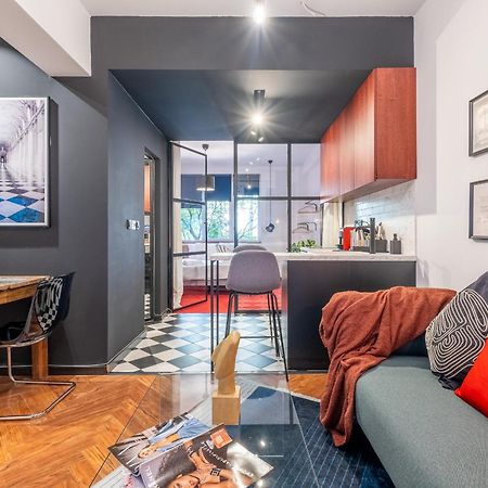 Central Art-Inspired Flat With Private Garage Sofia Esterno foto