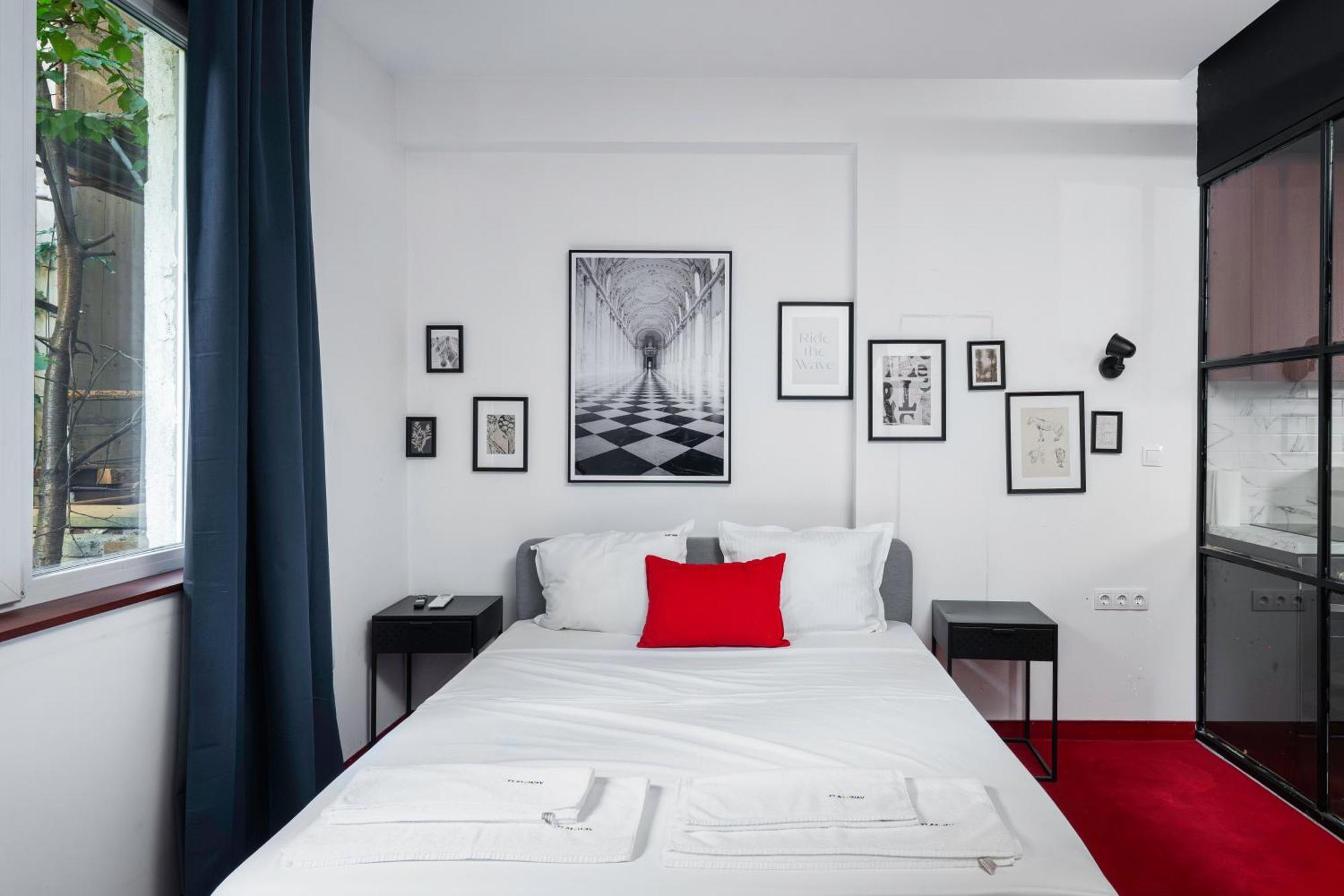 Central Art-Inspired Flat With Private Garage Sofia Esterno foto