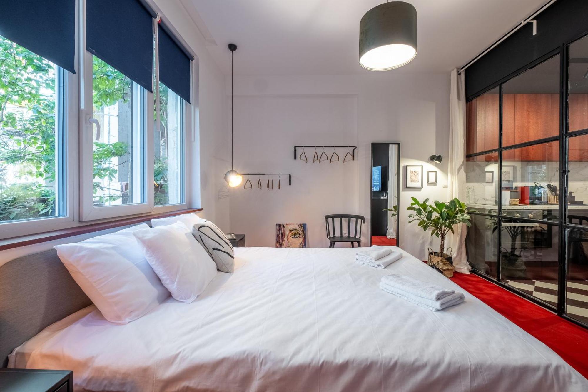 Central Art-Inspired Flat With Private Garage Sofia Esterno foto